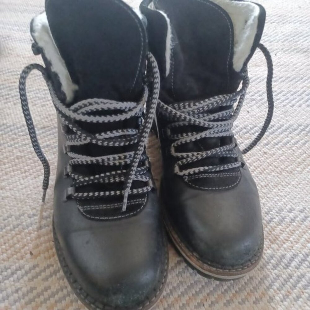 Bos. & Co. | Black Howe Waterproof Smooth Leather Hiking Boot‎ 38